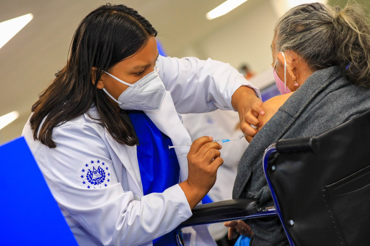 El Salvador lidera vacunación contra el COVID19 en Centroamérica el-salvador-lidera-vacunacion-contra-el-covid19-en-centroamerica